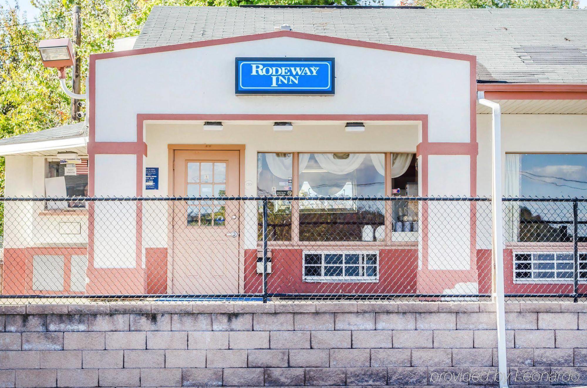 Rodeway Inn האריסברג מראה חיצוני תמונה