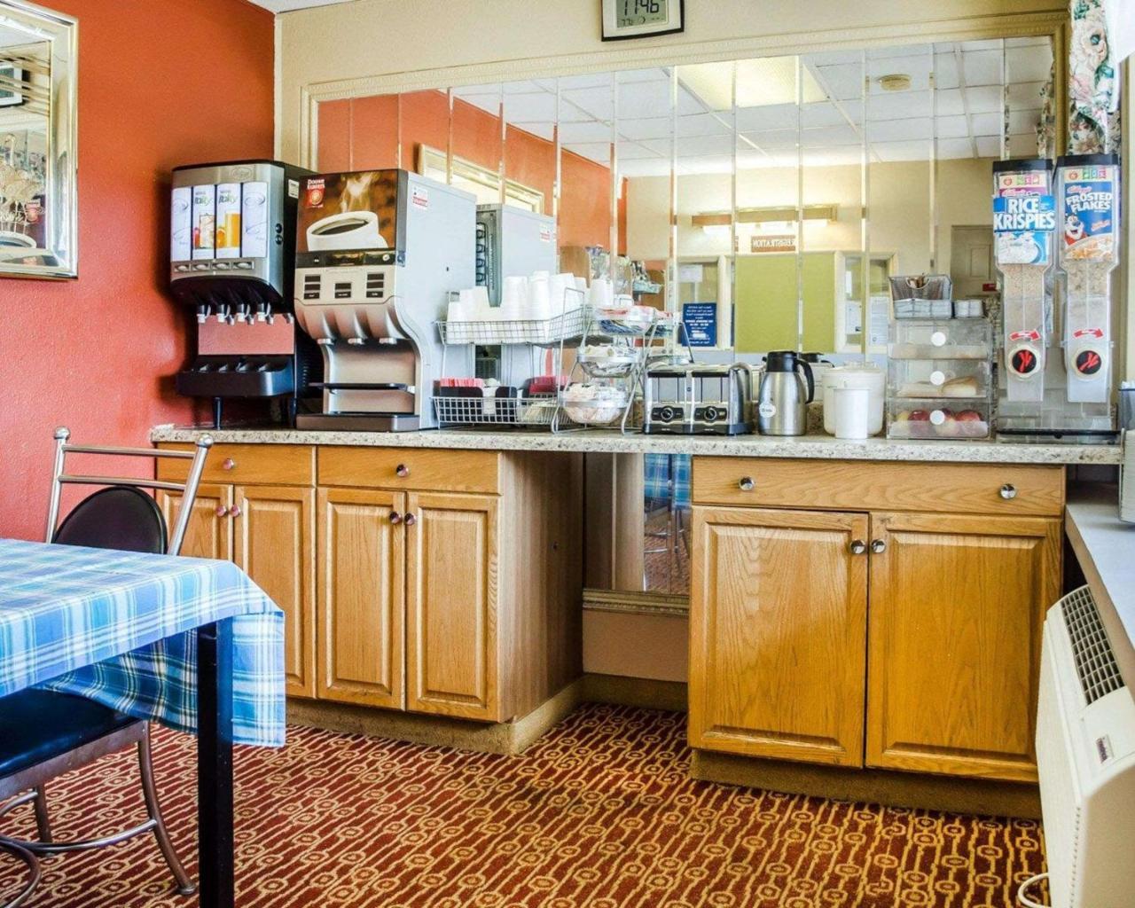 Rodeway Inn האריסברג מראה חיצוני תמונה