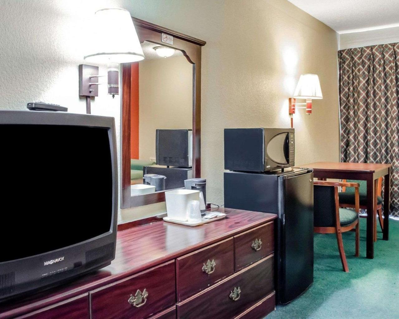 Rodeway Inn האריסברג מראה חיצוני תמונה