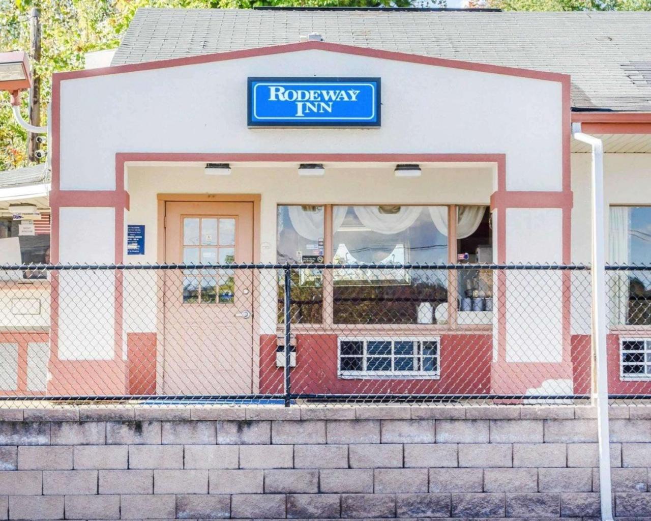 Rodeway Inn האריסברג מראה חיצוני תמונה