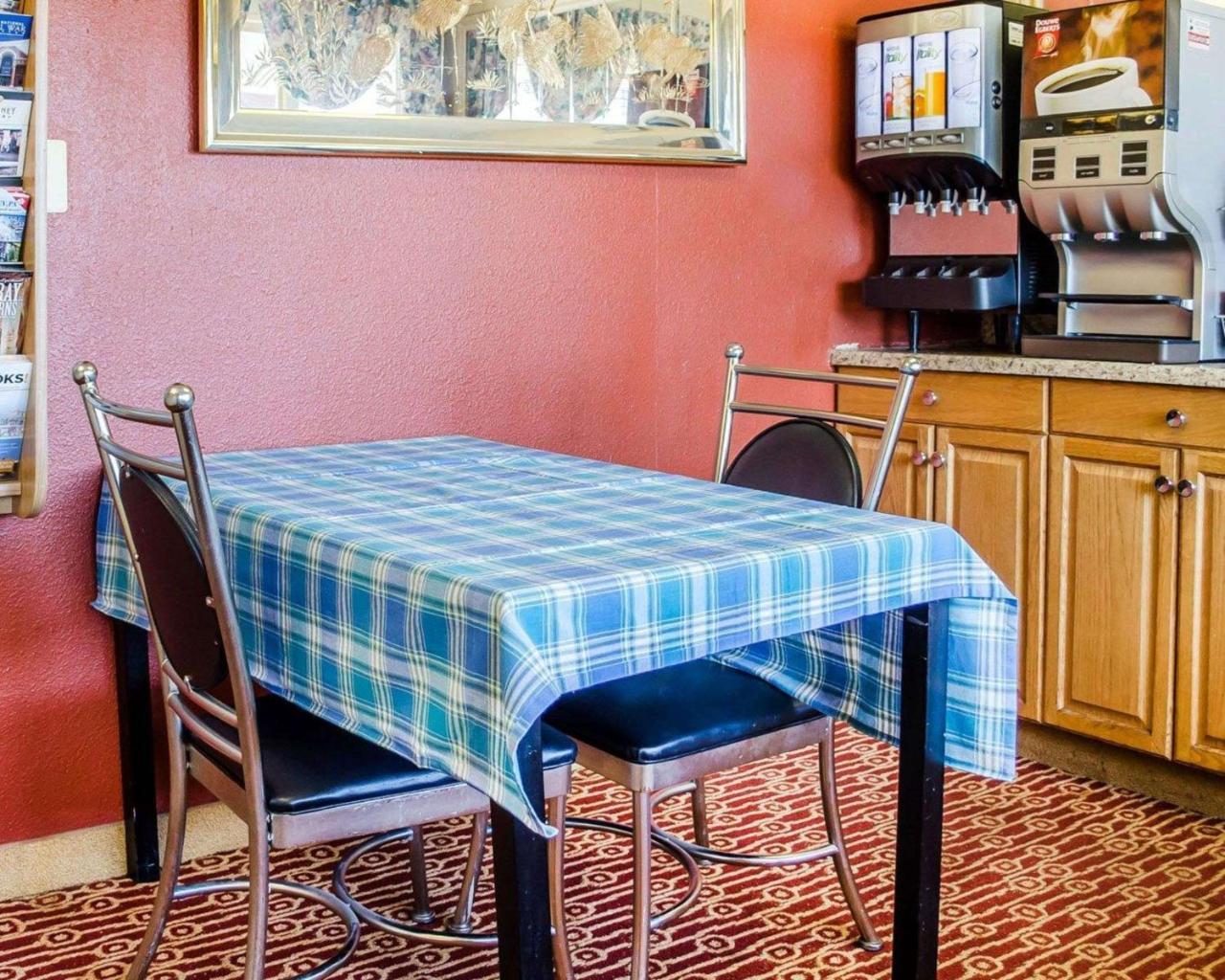 Rodeway Inn האריסברג מראה חיצוני תמונה