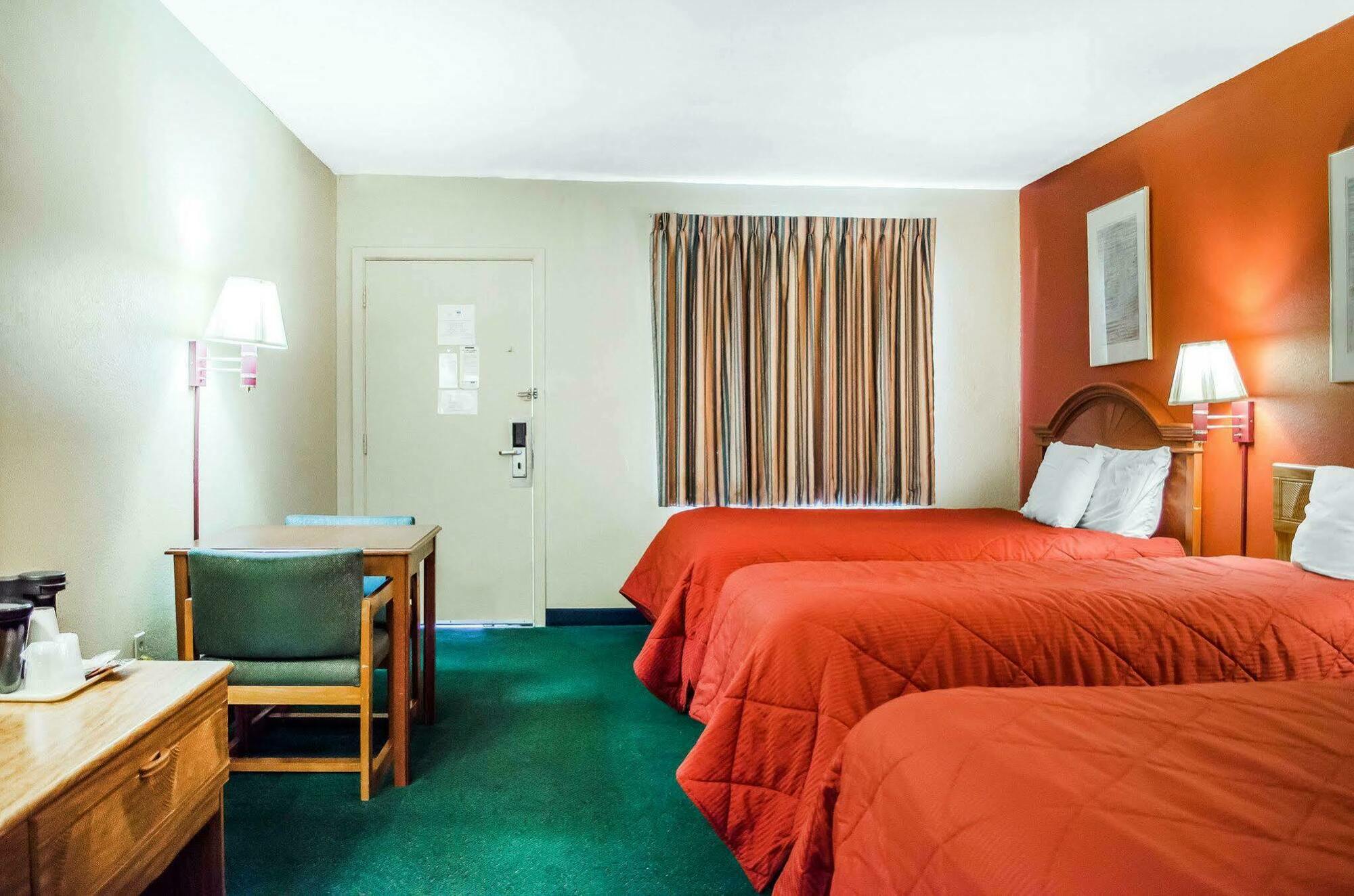 Rodeway Inn האריסברג מראה חיצוני תמונה