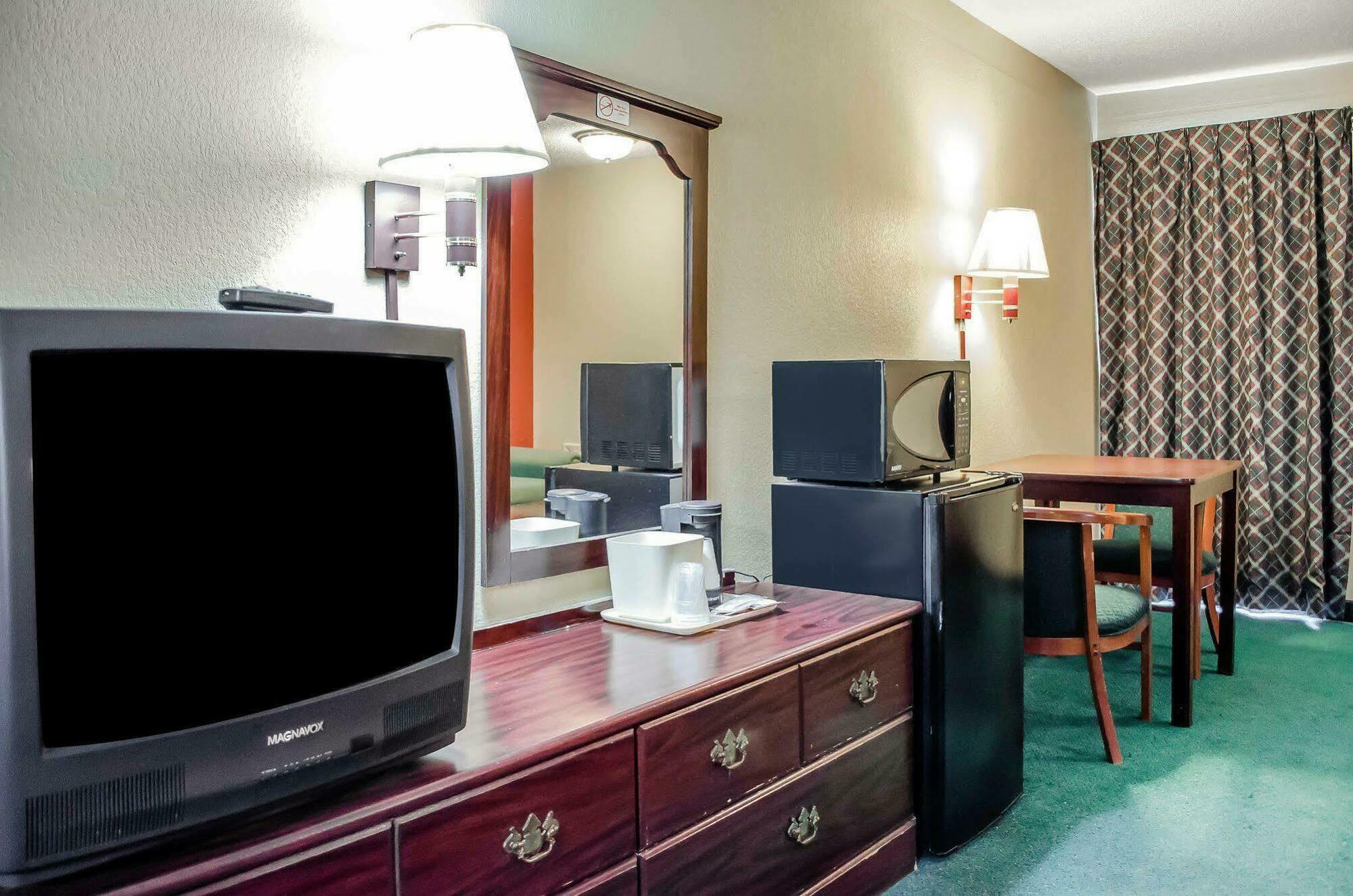 Rodeway Inn האריסברג מראה חיצוני תמונה