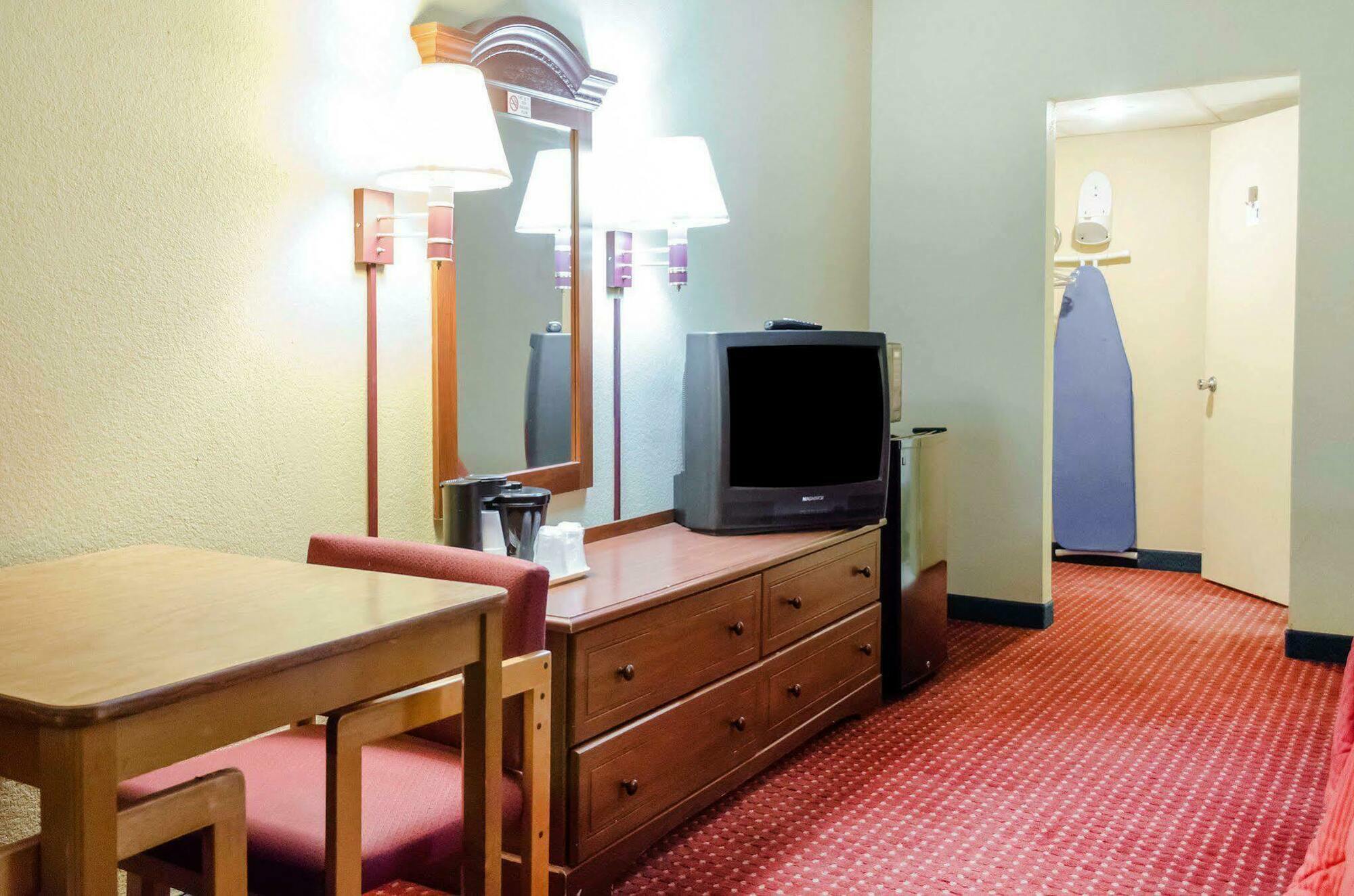 Rodeway Inn האריסברג מראה חיצוני תמונה